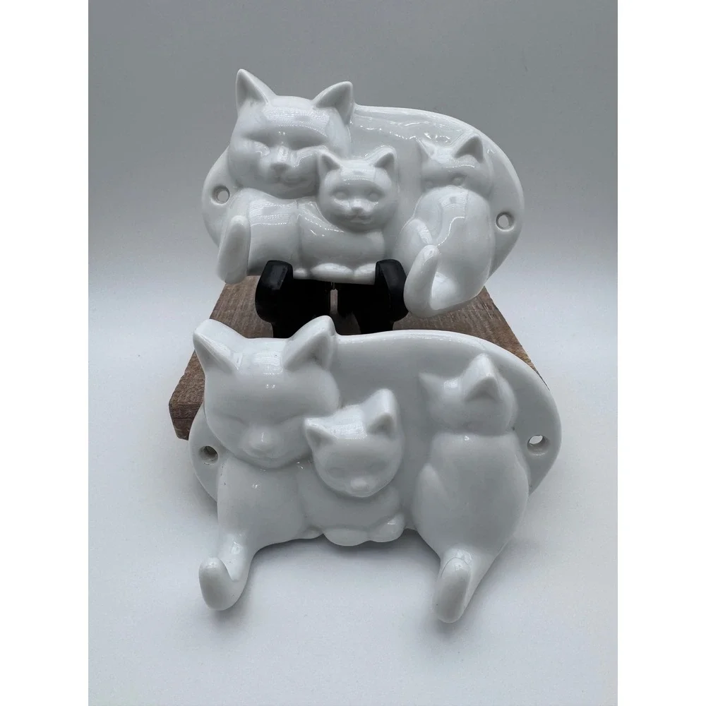 Vintage Avon White Ceramic Cat Family Wall Hooks Set of 2 Feline Decor